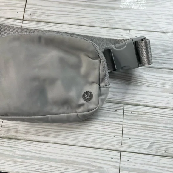 lululemon athletica Gray Belt Bag Sleek Minimalist Design - Picture 3 of 9
